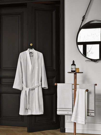 Momentos Towel Stand | Porte-serviettes | Nomon