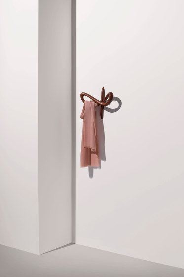 Sculpture Vertigo Small | Towel rails | Nomon