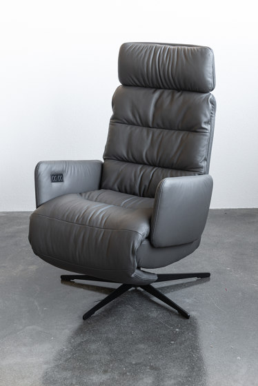 ARVA E- LOUNGE Armchair with electric functions | Poltrone | KFF