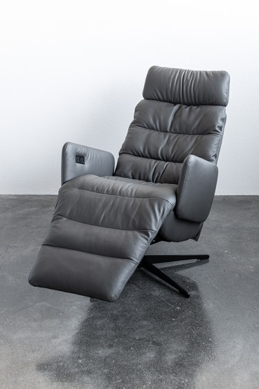 ARVA E- LOUNGE Armchair with electric functions | Fauteuils | KFF