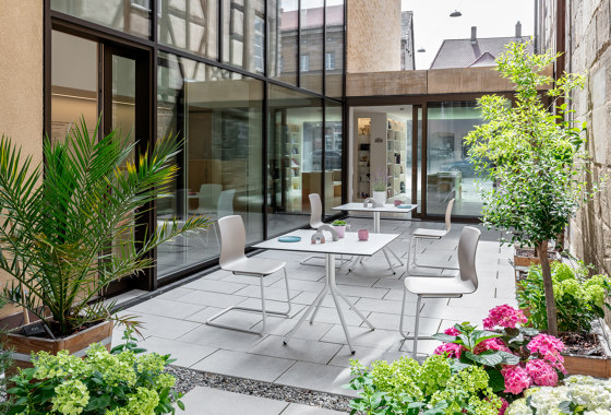 Fiore outdoor table | Mesas comedor | Dauphin