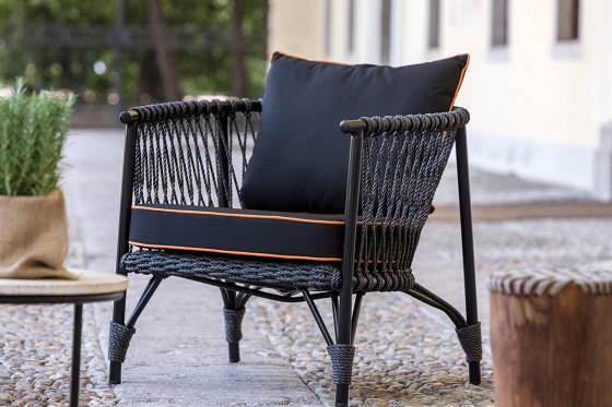 Karon Lounge Chair | Fauteuils | cbdesign