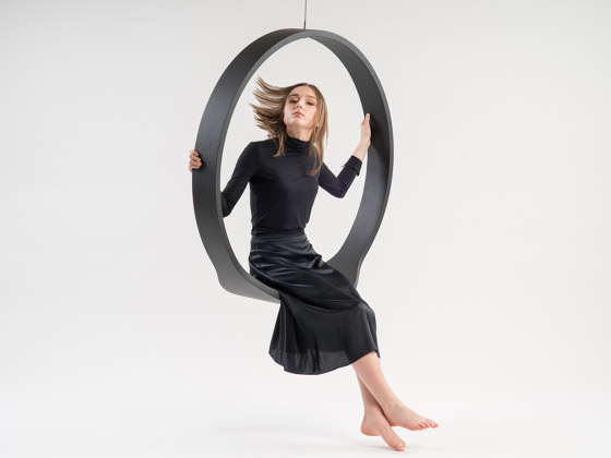 Circleswing N.1 Wooden Hanging Chair Swing Seat -  Ral⎥indoor | Balancelles | Iwona Kosicka Design