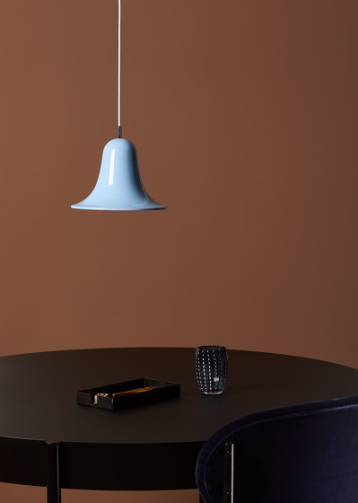 Pantop Table Lamp | Matt classic blue Ø23 | Tischleuchten | Verpan