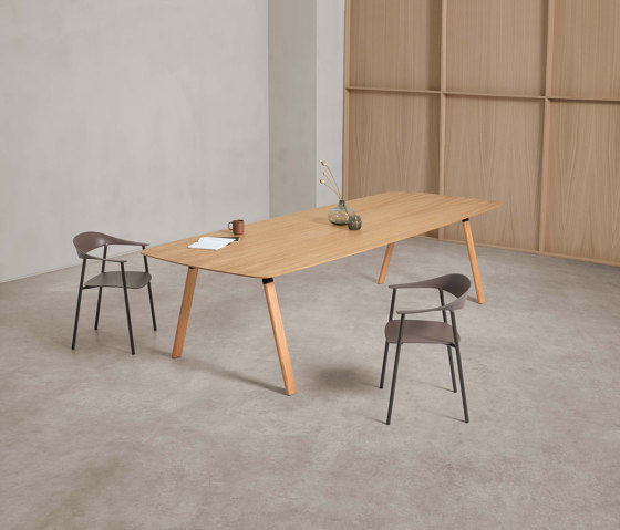 Plania Table | Dining tables | Inclass