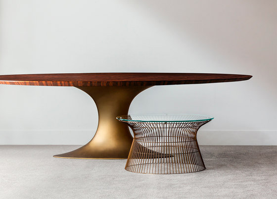 Ines | Oval Hammered Radica Eucalyptus Imbuia Dining Table | Dining tables | Hamilton Conte