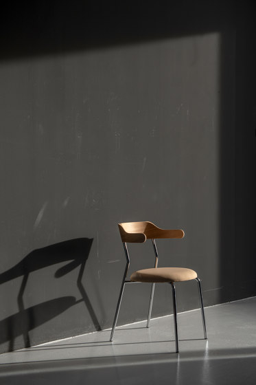 Saga BS | Counter stools | Johanson Design