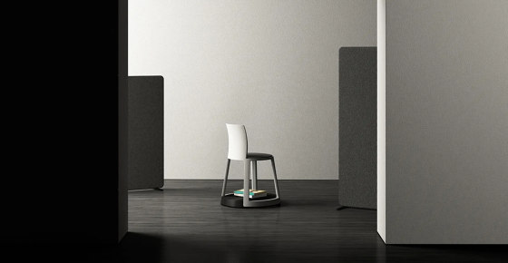 Revo | Stool with Castor Base, Tablet and Upholstery | Sgabelli | TOOU
