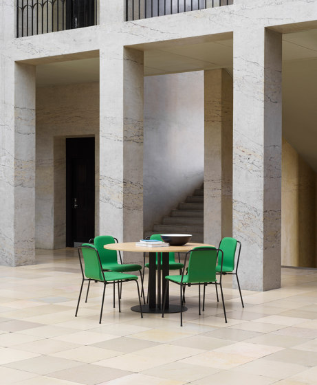 Scala Cafe Table Stainless Steel | Mesas de bistro | Normann Copenhagen
