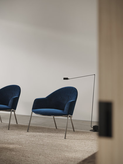 Circa Lounge Chair - Metal base | Armchairs | Bensen