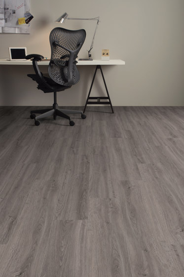 First Woods - 0,3 mm I Blackened Oak | Synthetic tiles | Amtico