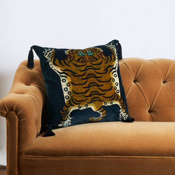 SABER Large Velvet Cushion - Teal | Coussins | House of Hackney