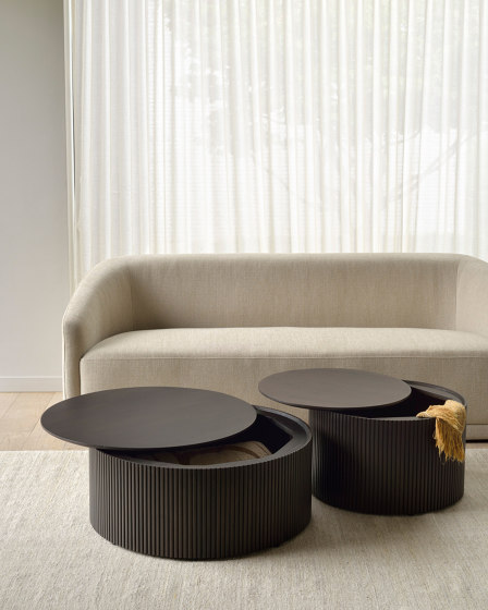 Roller Max | Mahogany dark brown round coffee table - varnished | Mesas de centro | Ethnicraft