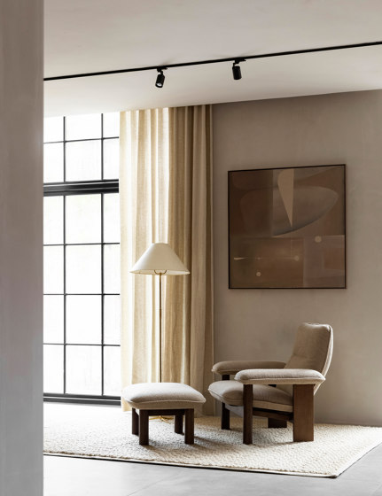 Brasilia Lounge Chair | Dark Stained Oak | MENU Bouclé 02 | Sillones | Audo Copenhagen