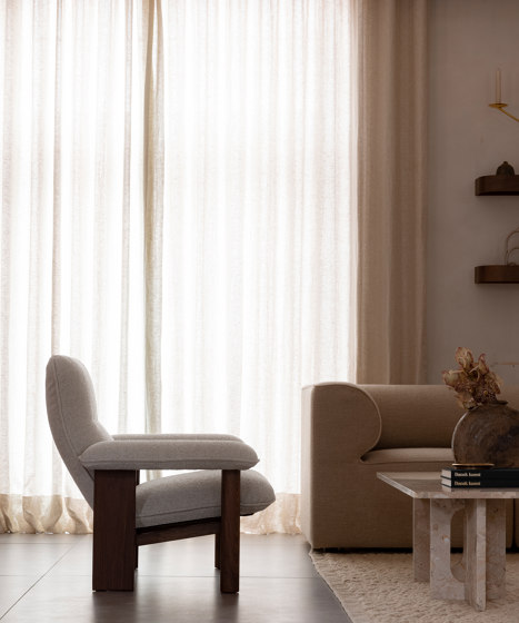 Brasilia Lounge Chair | Walnut | Sheepskin, Root | Sillones | Audo Copenhagen