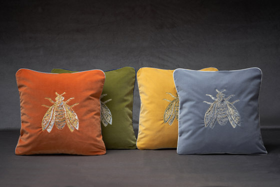 Piccole gioie Velvet Cushion Coral embroidery | Coussins | Mastro Raphael