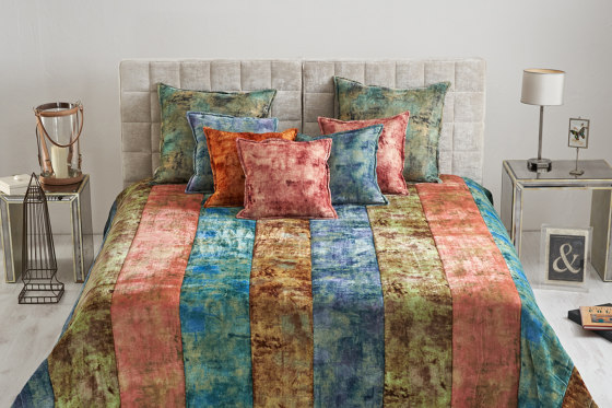 Tiziano Quilted bedspread in plain velvet | Couvertures | Mastro Raphael