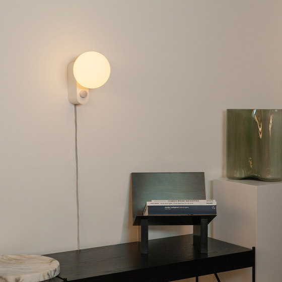 Alumina Wall Lamp Sage with Sphere IV | Lampade parete | Tala