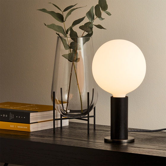 Walnut Knuckle Table Lamp with Voronoi-I Bulb EU | Table lights | Tala