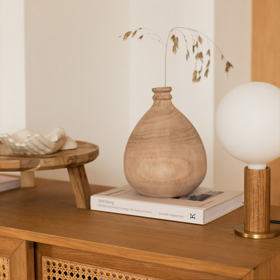 Knuckle Table Lamp Oak with Sphere IV Bulb EU | Table lights | Tala