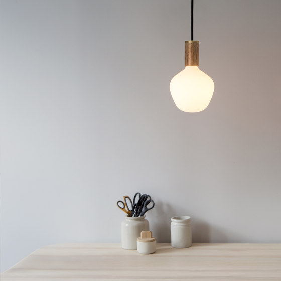 Elva Pendant Light | Lámparas de suspensión | Tala