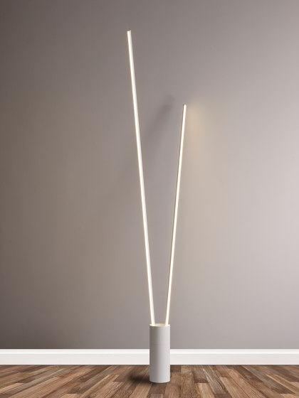 Vertical 7345 | Free-standing lights | MANTRA