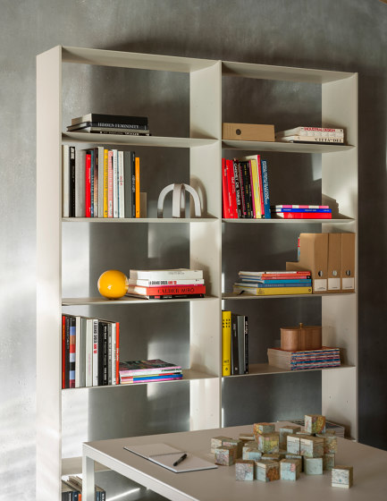 Fill | bookcase system | Shelving | Desalto