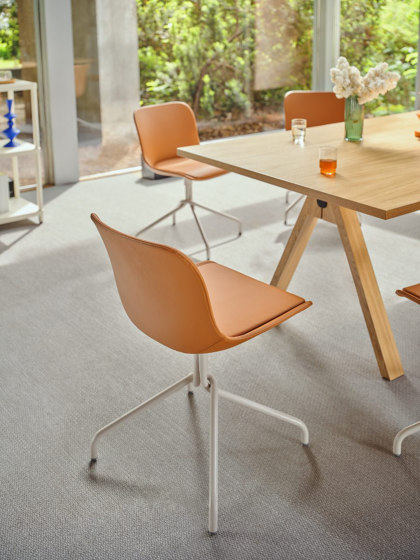Baltic Basic with swivel base | Chairs | MDD