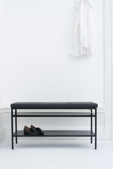Pieces | Tracy black left | Side tables | Maze