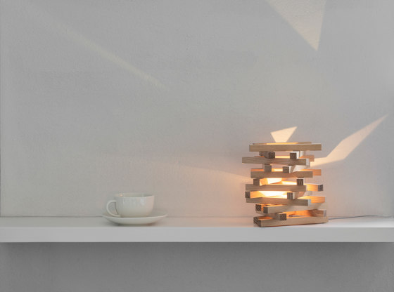 Risukko | S table lamp ash | Luminaires de table | Maze