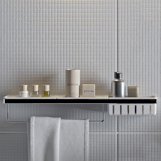 Frame White Chrome | Shelf With Towel Rail And Shower Basket White / Chrome | Bath shelves | Geesa