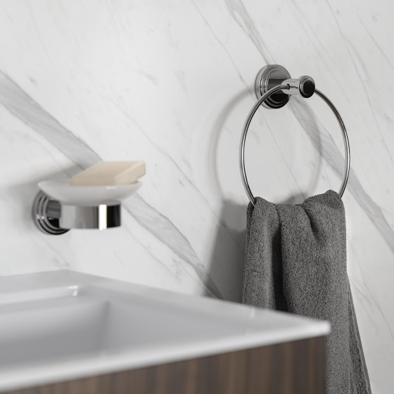 Naxos | Toilet Roll Holder With Cover Chrome | Paper roll holders | Geesa