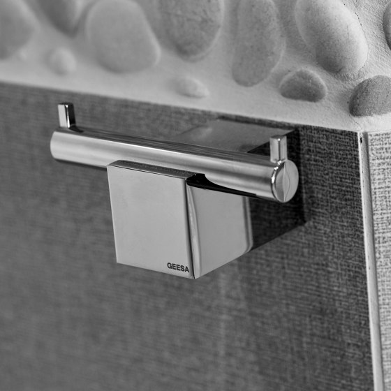 Nexx | Towel Rail With 2 Arms Chrome | Towel rails | Geesa