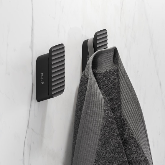 Shift Black | Towel Hook Black | Towel rails | Geesa