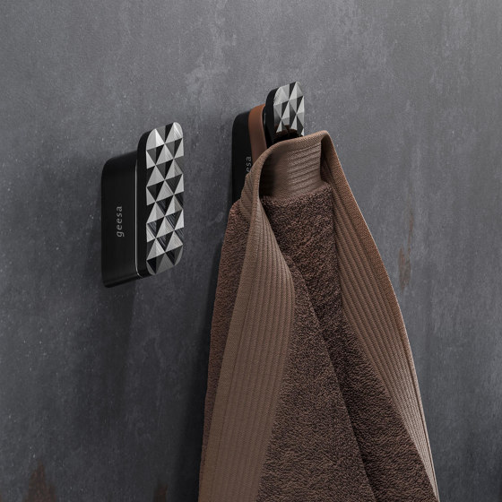 Shift Brushed Metal Black | Towel Hook Medium Brushed Metal Black | Towel rails | Geesa