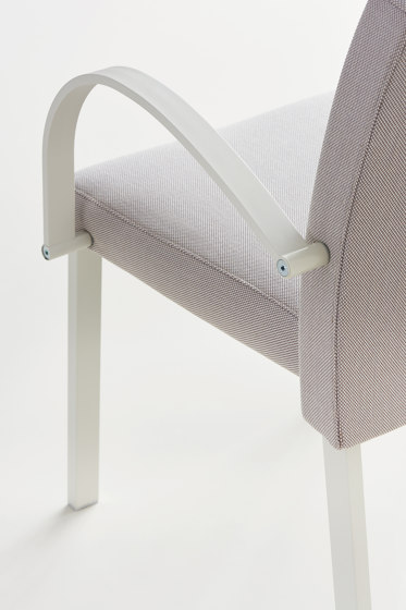 Gallery Arm Chair | Sedie | Segis