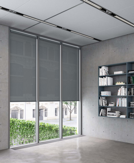 Minimal brackets, chain-operated - powder coated RAL 9003 | Cord operated systems | Kvadrat Shade