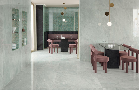 Foyer Royal | Chic 60X119,5 Reflex | Ceramic tiles | Marca Corona