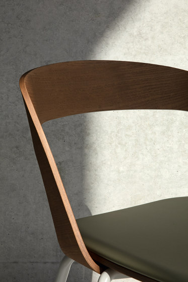 MAKI Stackable Chair 1.23.Z/I | Sillas | Cantarutti