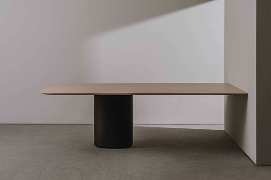 Solid BM 03651 | Tables d'appoint | Andreu World