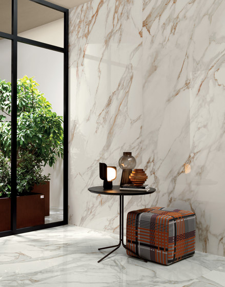 Roma Gold Carrara Superiore / Nero Elegante Slash Mosaico 30,5X30,5 | Ceramic tiles | Fap Ceramiche