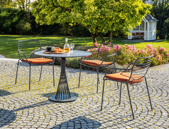 Claris pillar table round | Dining tables | Fischer Möbel