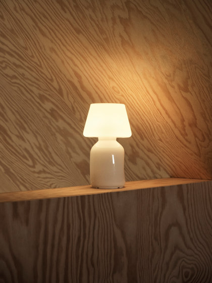 Apollo Table Lamp Shade | Luminaires de table | HAY