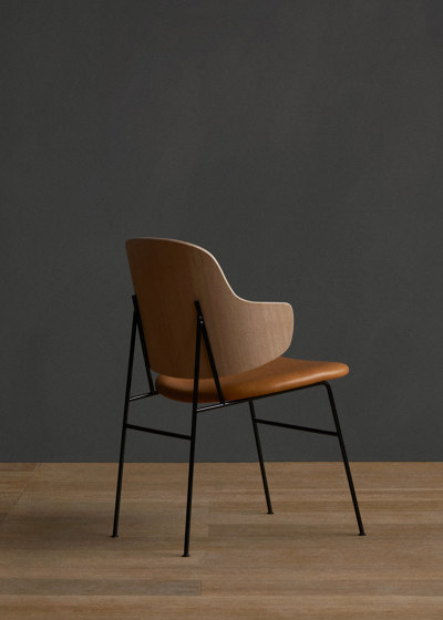 The Penguin Rocking Chair, Black Steel | Natural Oak / Solid Black Ash Rocker / Re-Wool 218 | Sessel | Audo Copenhagen