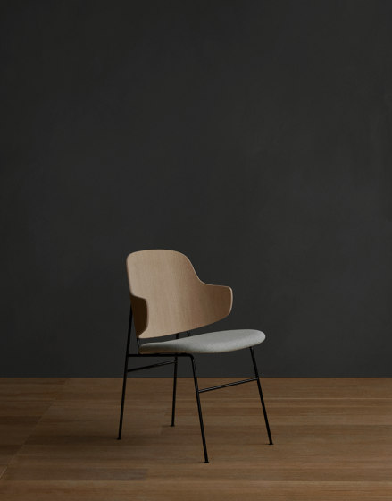 The Penguin Lounge Chair, Black Steel | Natural Oak / Hallingdal 110 | Sillones | Audo Copenhagen