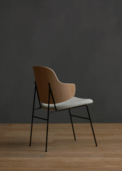 The Penguin Rocking Chair, Black Steel /
Hallingdal 65 110 | Armchairs | Audo Copenhagen