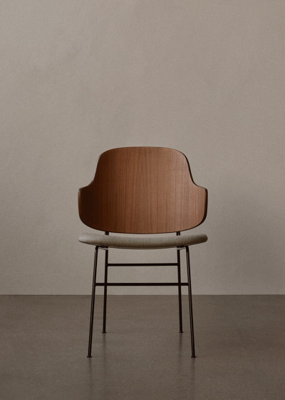 The Penguin Dining Chair, Black Steel | Natural Oak / Re-Wool 448 | Chaises | Audo Copenhagen