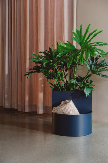 Owal Plant Pot | Piazza Beige |  | noo.ma