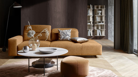 Hampton sofa with resting unit | Sofás | BoConcept