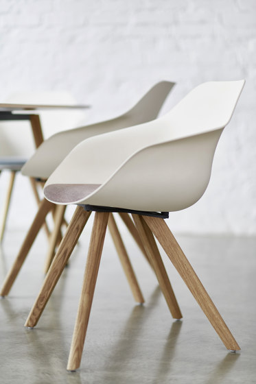 Yonda 320/11 | Chairs | Wilkhahn